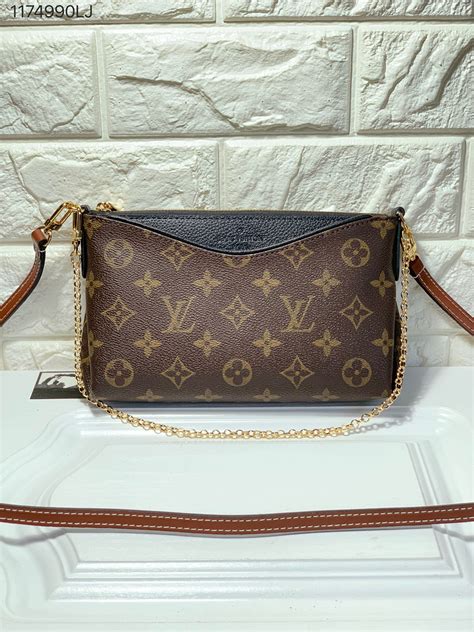 Louis Vuitton crossbody small bag